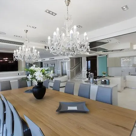 Maritime Villa *