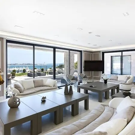 Maritime Villa *